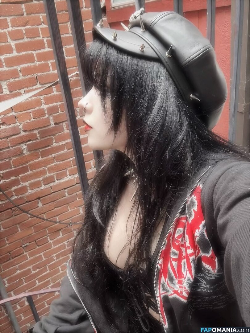 buffgothmom / xohmygoth Nud OnlyFans  Fotografie scursă #9