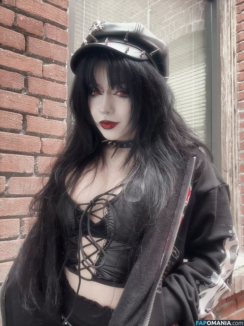 buffgothmom / xohmygoth Nud OnlyFans  Fotografie scursă #14