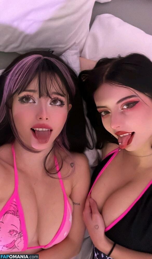 Burch Twins / juliaaburch Nud OnlyFans  Fotografie scursă #4