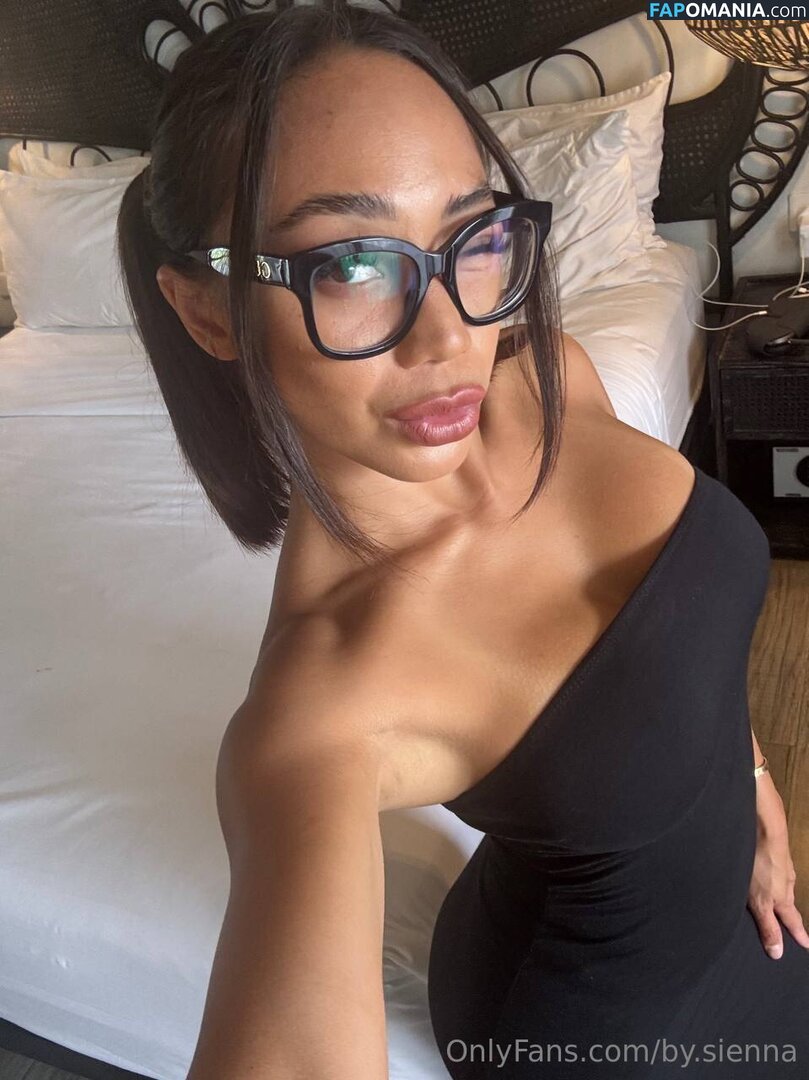 by.sienna / bysienna / byysienna Nud OnlyFans  Fotografie scursă #7