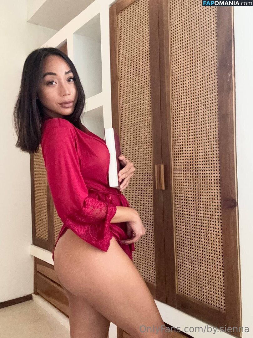 by.sienna / bysienna / byysienna Nud OnlyFans  Fotografie scursă #9