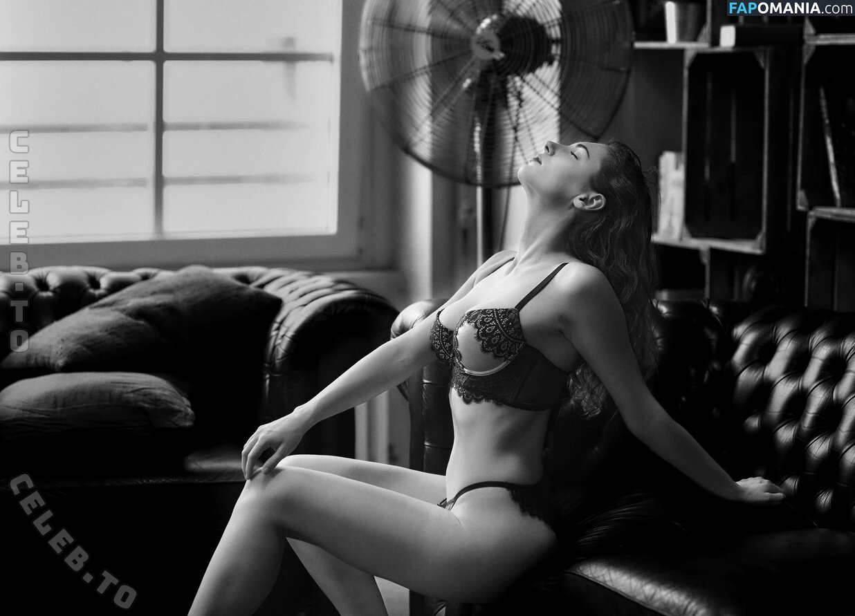 caro_petitemodel / petitemodelCaro Nud OnlyFans  Fotografie scursă #3