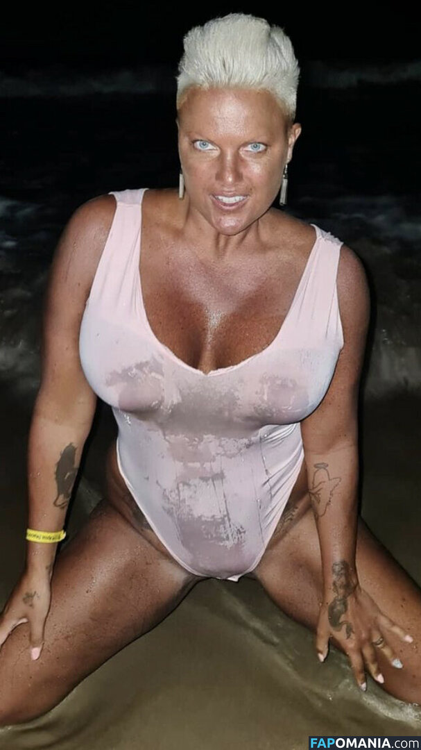 Caroline Öberg / carrooberg Nud OnlyFans  Fotografie scursă #2