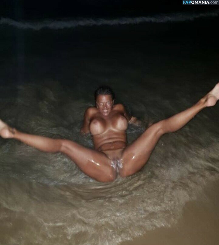 Caroline Öberg / carrooberg Nud OnlyFans  Fotografie scursă #23