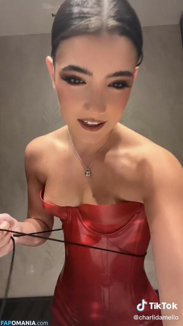 Charli D'Amelio / Charli Damelio / charlidamelio / charliesdamelio Nud OnlyFans  Fotografie scursă #90