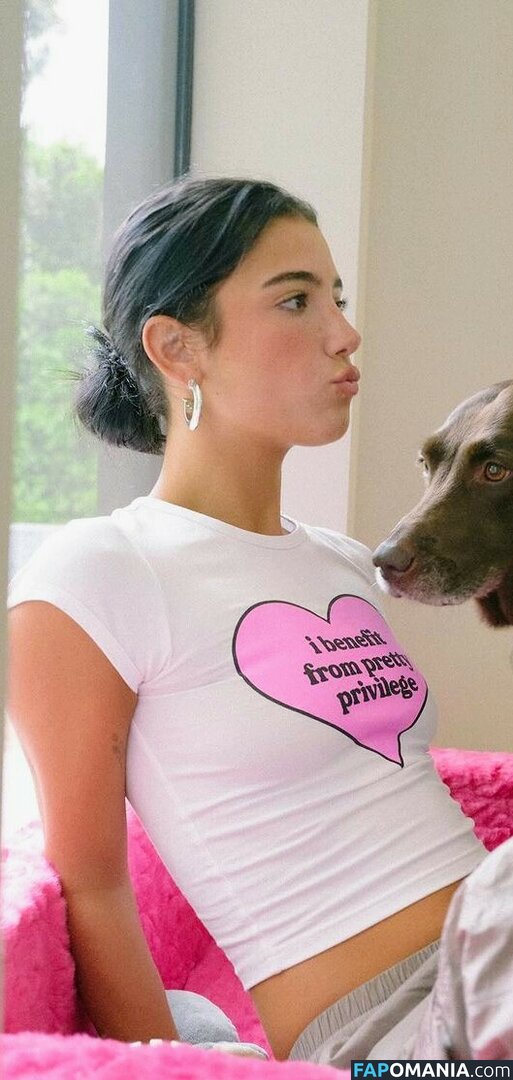 Charli D'Amelio / Charli Damelio / charlidamelio / charliesdamelio Nud OnlyFans  Fotografie scursă #562