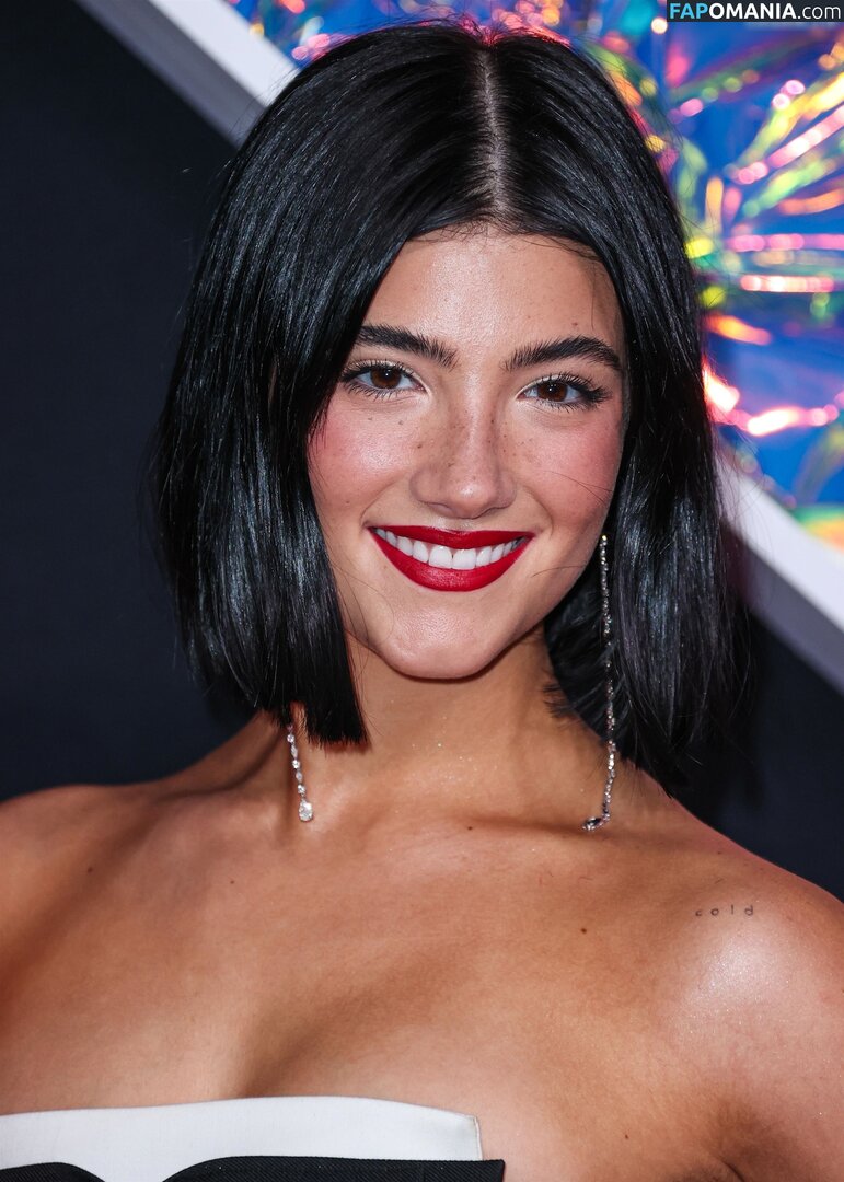 Charli D'Amelio / Charli Damelio / charlidamelio / charliesdamelio Nud OnlyFans  Fotografie scursă #978