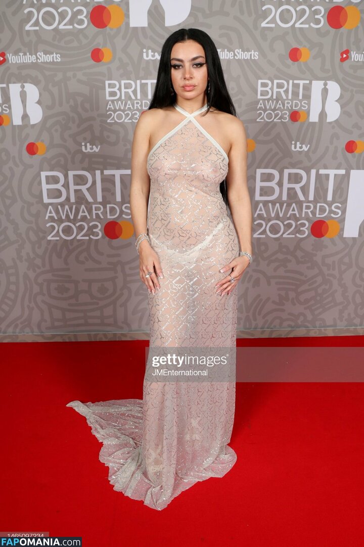 Charli XCX / charli_xcx / charlignarly / charlixcx / https: Nud OnlyFans  Fotografie scursă #83