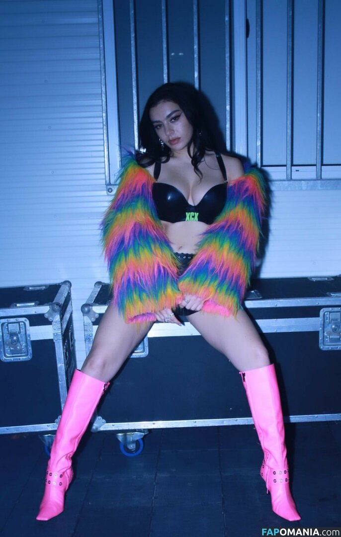 Charli XCX / charli_xcx / charlignarly / charlixcx / https: Nud OnlyFans  Fotografie scursă #322