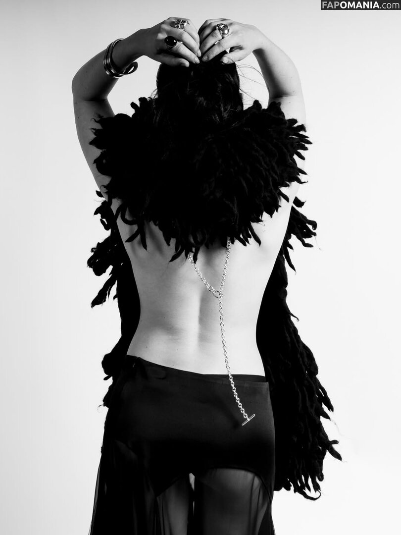 Charli XCX / charli_xcx / charlignarly / charlixcx / https: Nud OnlyFans  Fotografie scursă #1271