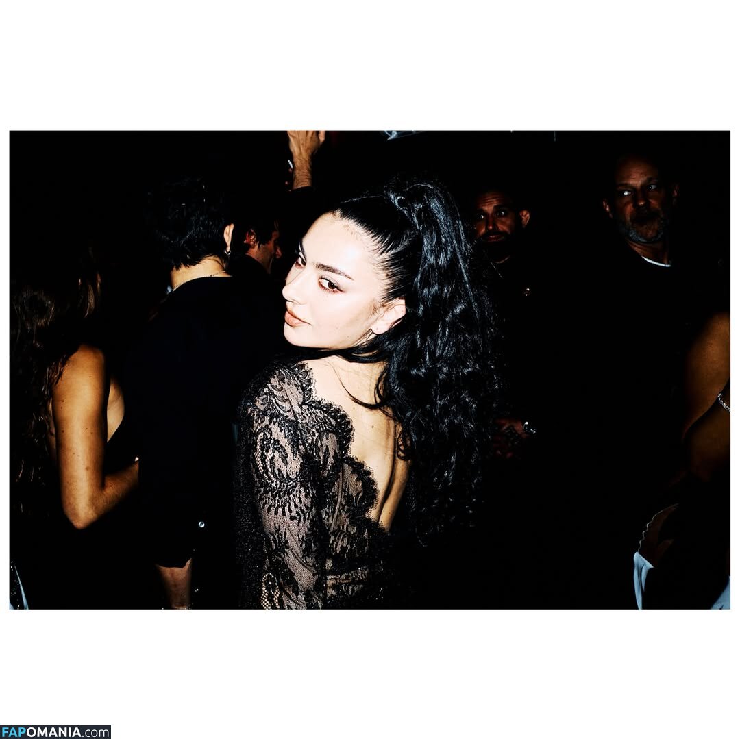 Charli XCX / charli_xcx / charlignarly / charlixcx / https: Nud OnlyFans  Fotografie scursă #1285