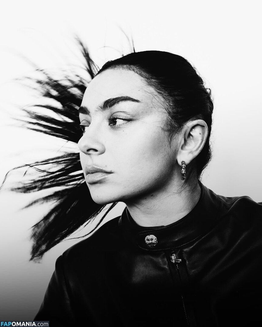 Charli XCX / charli_xcx / charlignarly / charlixcx / https: Nud OnlyFans  Fotografie scursă #1287