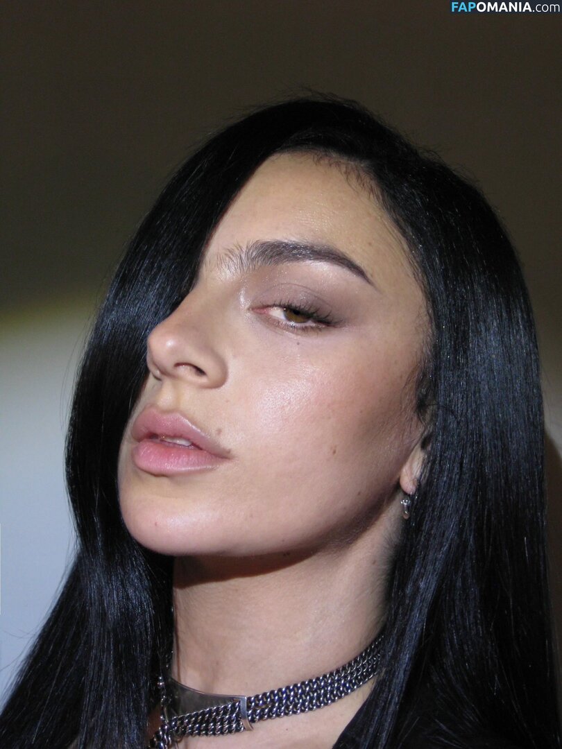 Charli XCX / charli_xcx / charlignarly / charlixcx / https: Nud OnlyFans  Fotografie scursă #1291