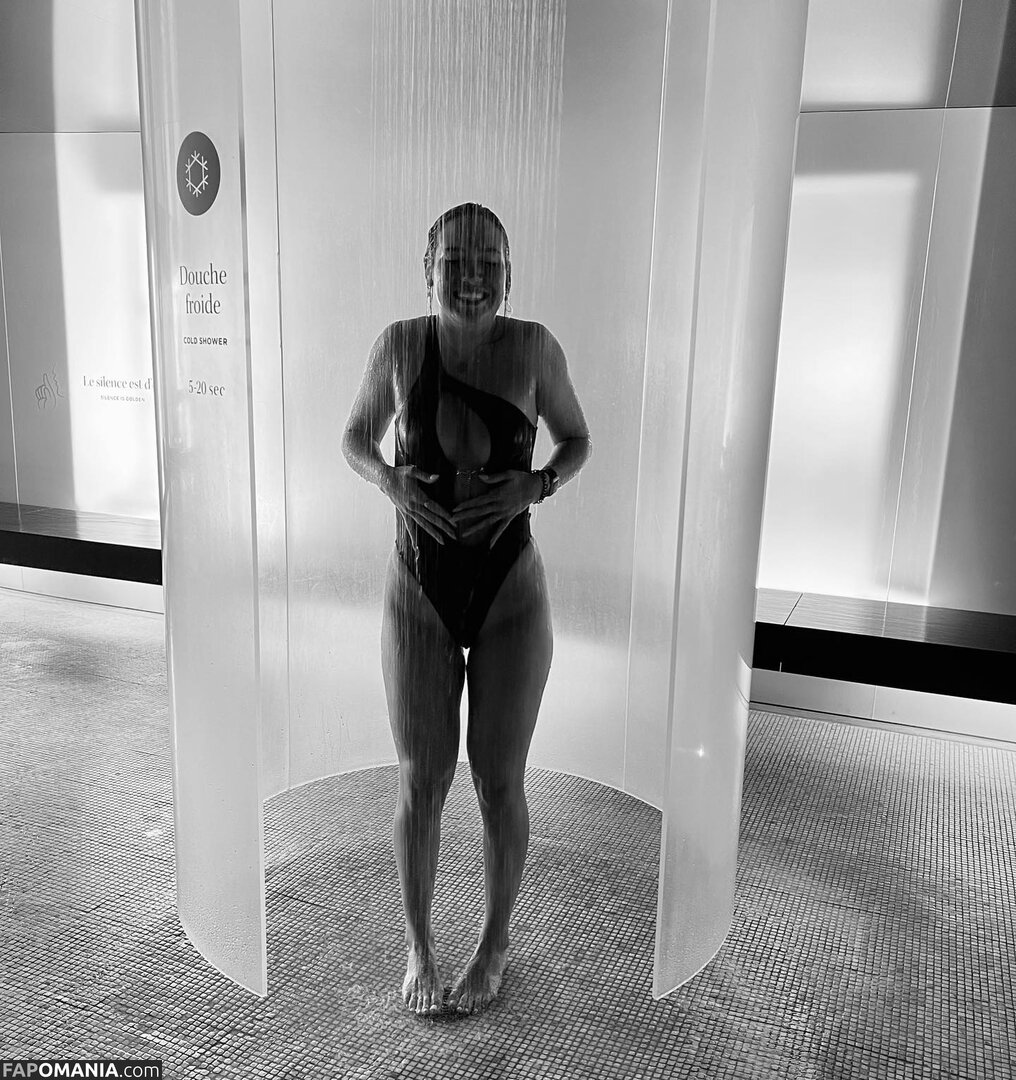 Courtney Sarault / court_sarault / courtsarault / https: Nud OnlyFans  Fotografie scursă #18