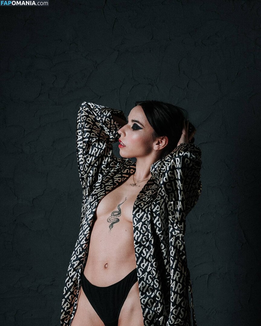 crismaia97 / maiaserena / user Nud OnlyFans  Fotografie scursă #15