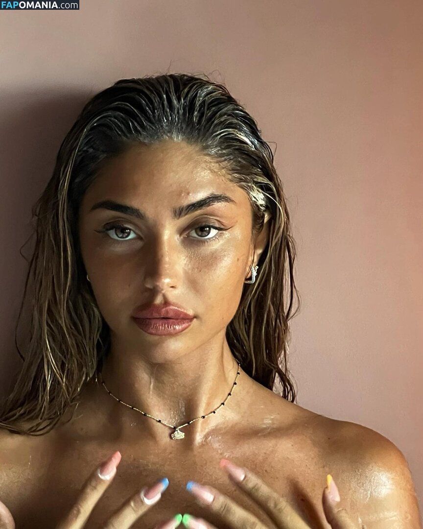 Cynthia Makhoul / cynthiaatvnco / https: / iam_thiaaa Nud OnlyFans  Fotografie scursă #6