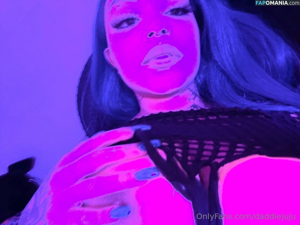 Daddiejuju / Earth2julisa Nud OnlyFans  Fotografie scursă #2