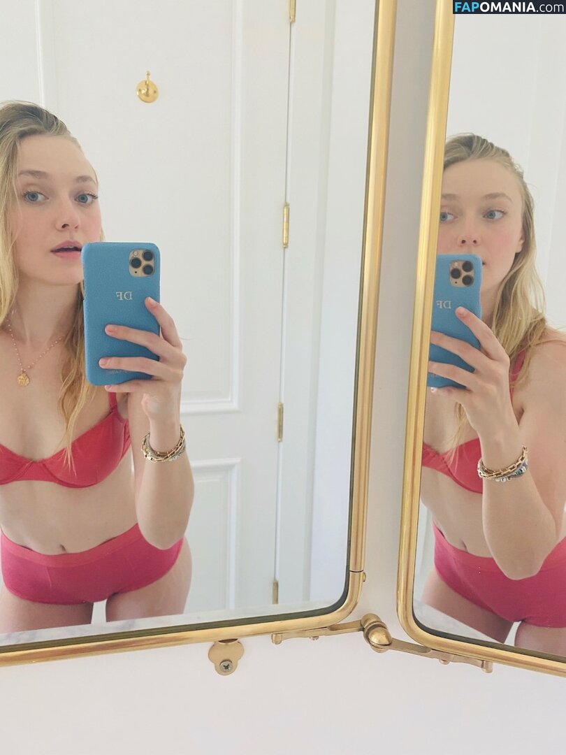 Dakota Fanning / dakotafanning Nud OnlyFans  Fotografie scursă #4