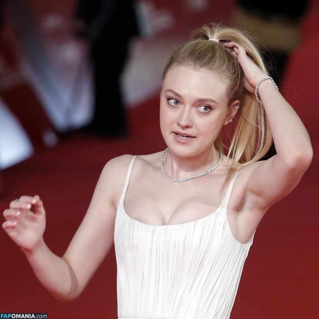 Dakota Fanning / dakotafanning Nud OnlyFans  Fotografie scursă #21