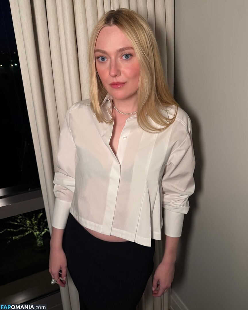 Dakota Fanning / dakotafanning Nud OnlyFans  Fotografie scursă #272