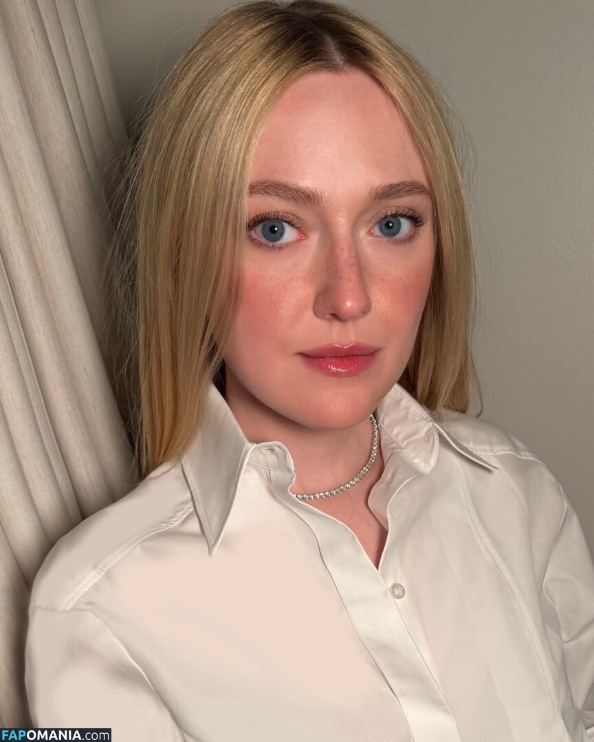 Dakota Fanning / dakotafanning Nud OnlyFans  Fotografie scursă #275