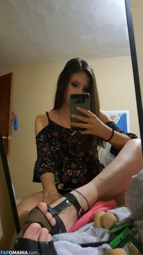 Daniela / danical121 / daniela.cg / danipacks / danixz_06 Nud OnlyFans  Fotografie scursă #1