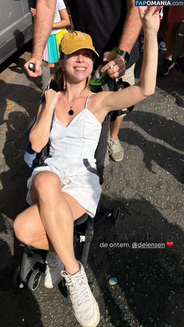 Daphne Bozaski / daphnebozaski Nud OnlyFans  Fotografie scursă #11