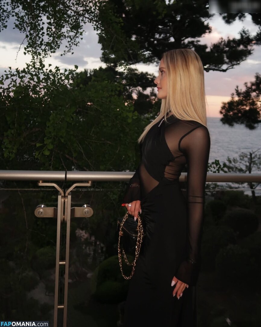 Davina Geiss / the_real_davina_geiss Nud OnlyFans  Fotografie scursă #377