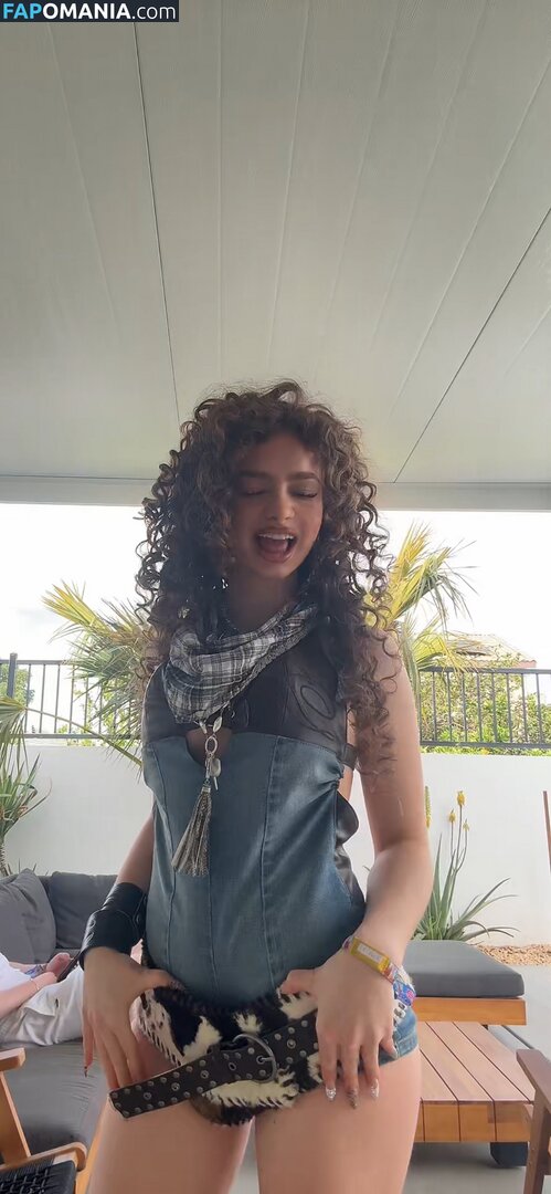 Demitra Kalogeras / demitrakalogeras Nud OnlyFans  Fotografie scursă #23