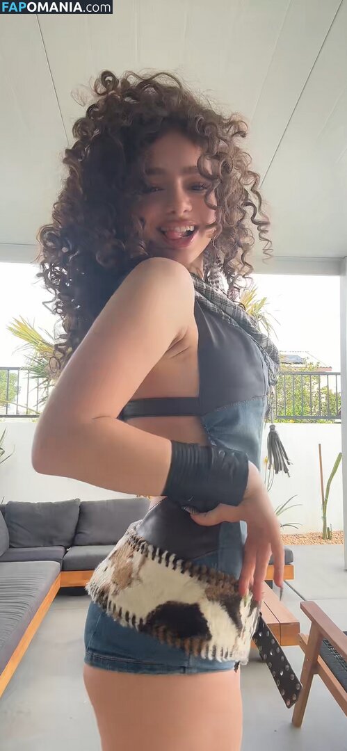 Demitra Kalogeras / demitrakalogeras Nud OnlyFans  Fotografie scursă #30