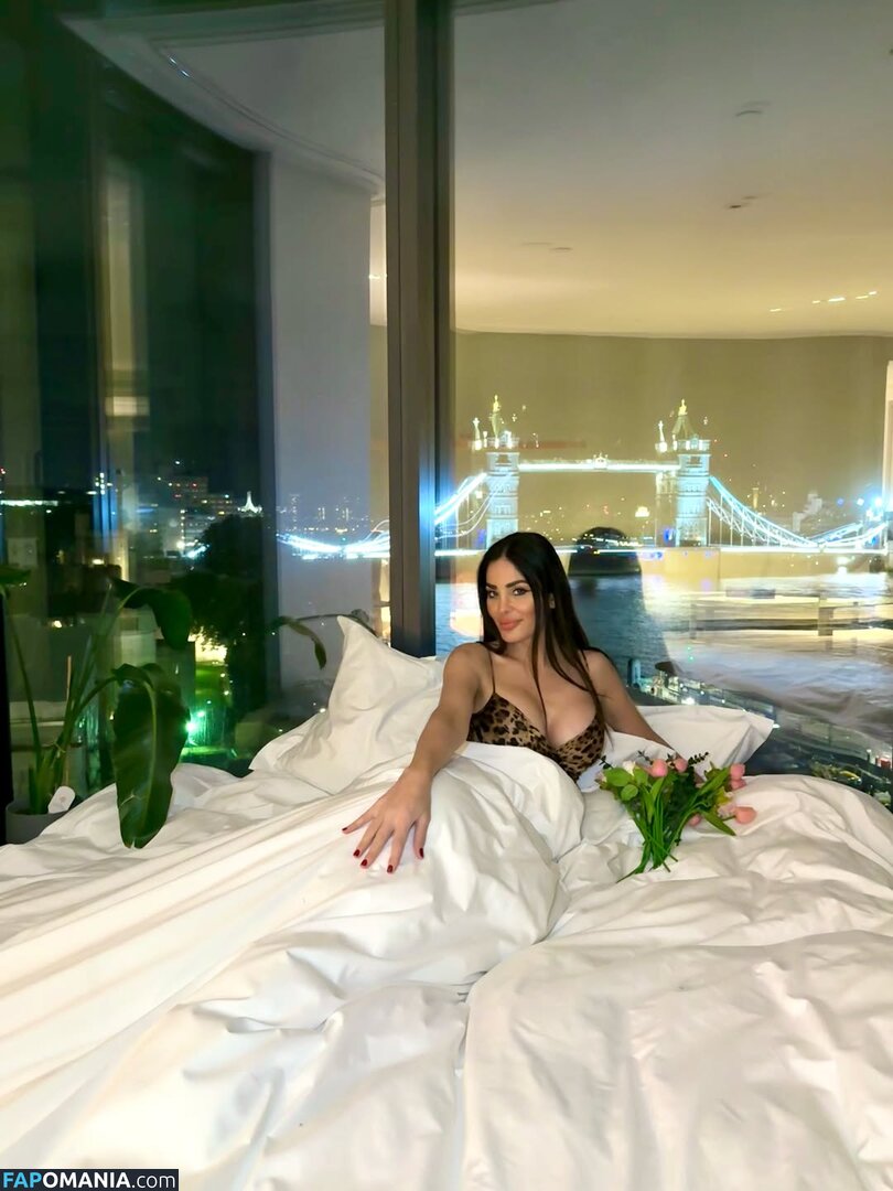 Dominique Hourani / DominiqueHorani / dominiquehourani / https: Nud OnlyFans  Fotografie scursă #2