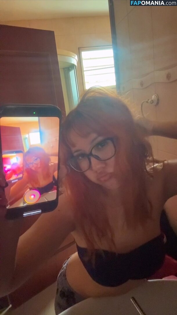 dumsillygirl / grlonwifi / https: Nud OnlyFans  Fotografie scursă #2