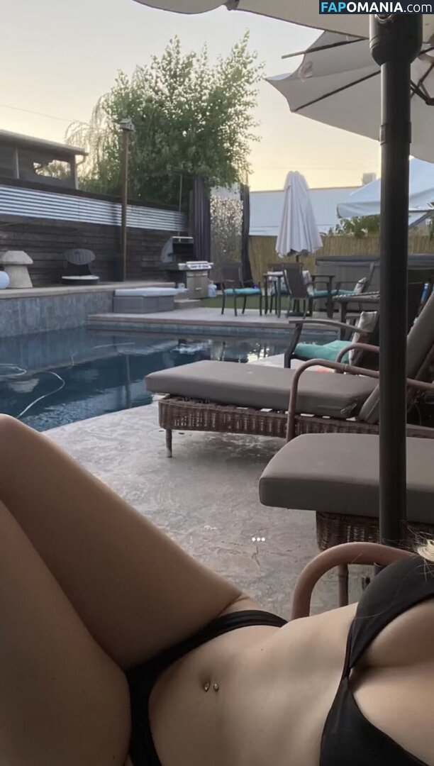 Elissa Beck / elissaaa.beck / elissabeck / pr1ncessviolet Nud OnlyFans  Fotografie scursă #4