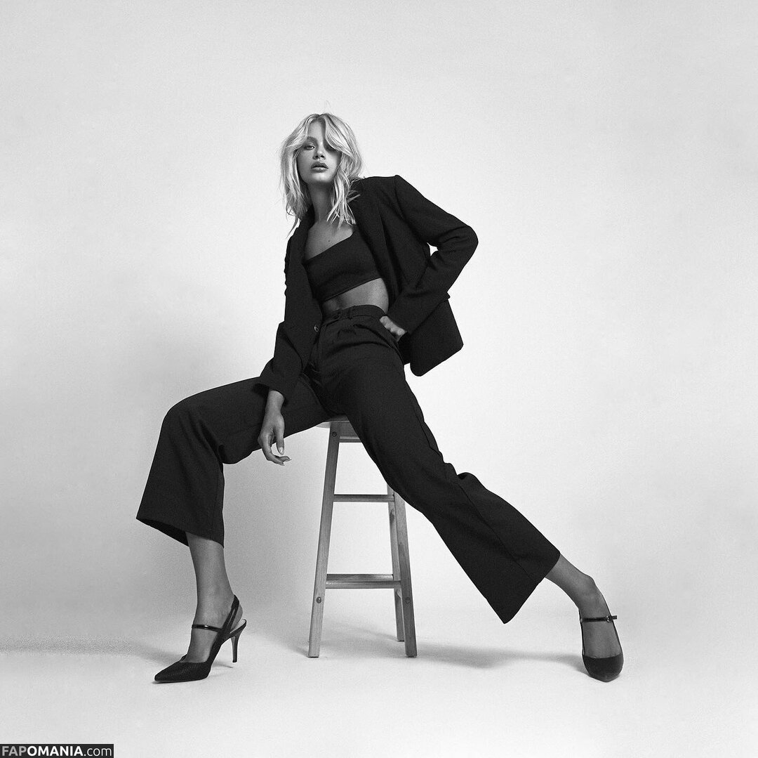 Ella Binney / miss.ella.binney Nud OnlyFans  Fotografie scursă #4