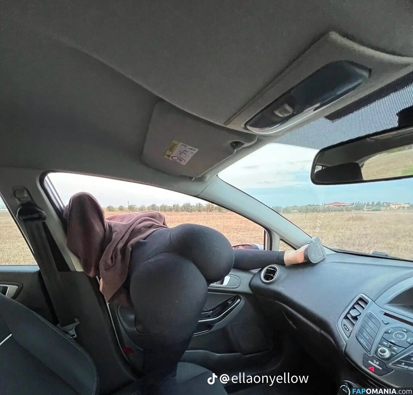 Ellaonyellow / ielleowo Nud OnlyFans  Fotografie scursă #1