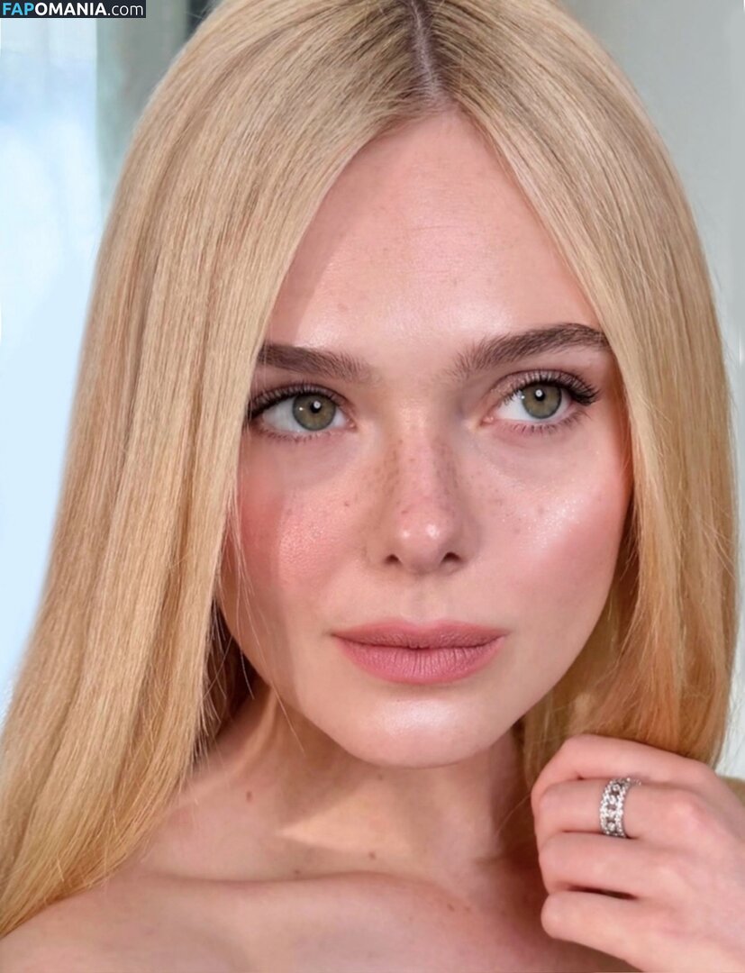Elle Fanning / ellefanning Nud OnlyFans  Fotografie scursă #85