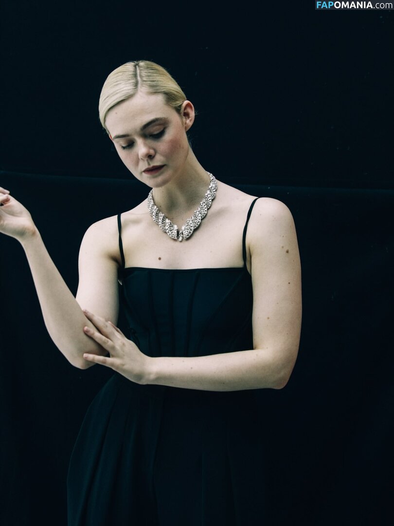 Elle Fanning / ellefanning Nud OnlyFans  Fotografie scursă #87