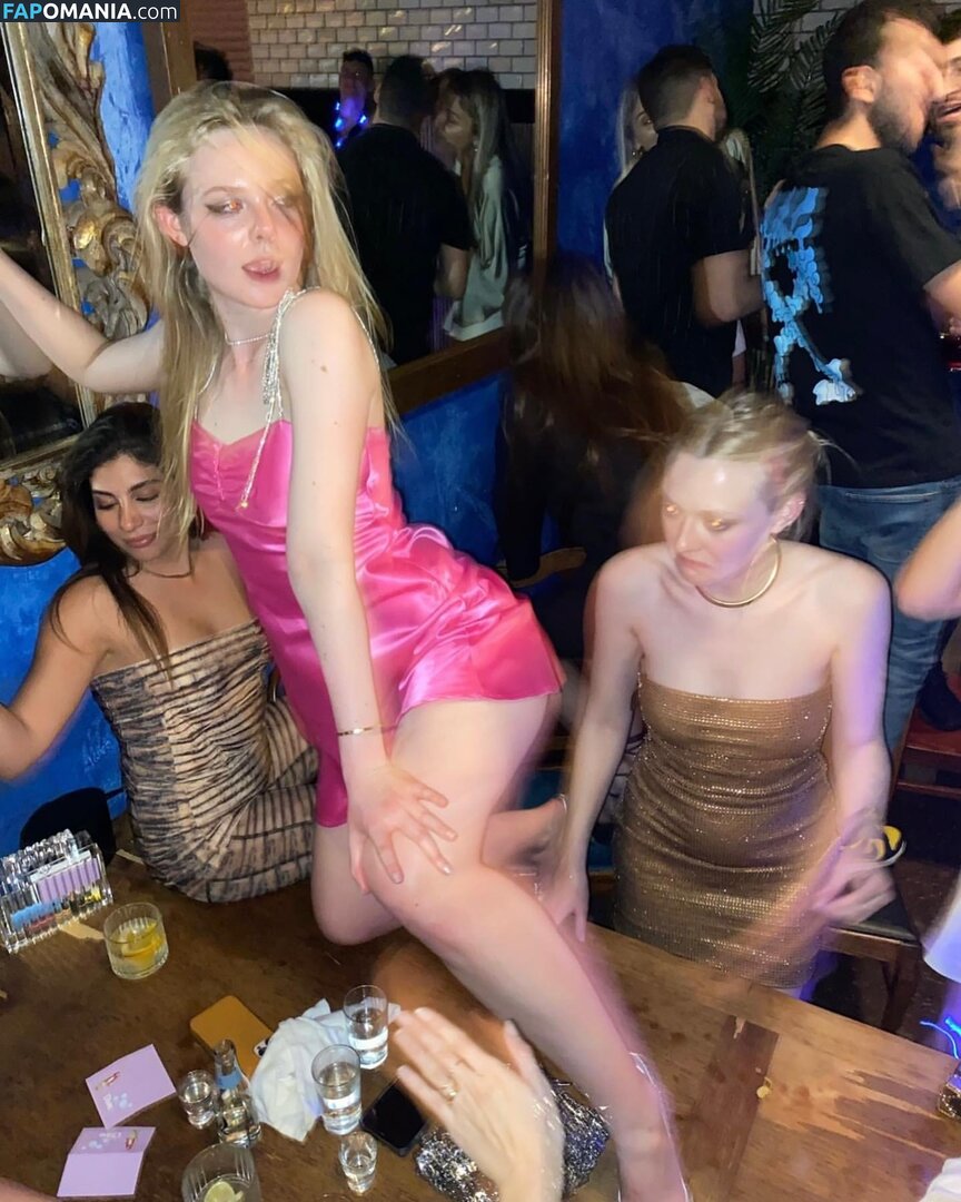 Elle Fanning / ellefanning Nud OnlyFans  Fotografie scursă #89
