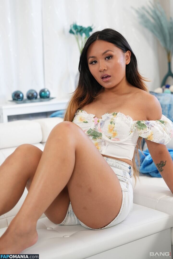 Elle Voneva / Phoebe Kalib / PhoebeKalib Nud OnlyFans  Fotografie scursă #5