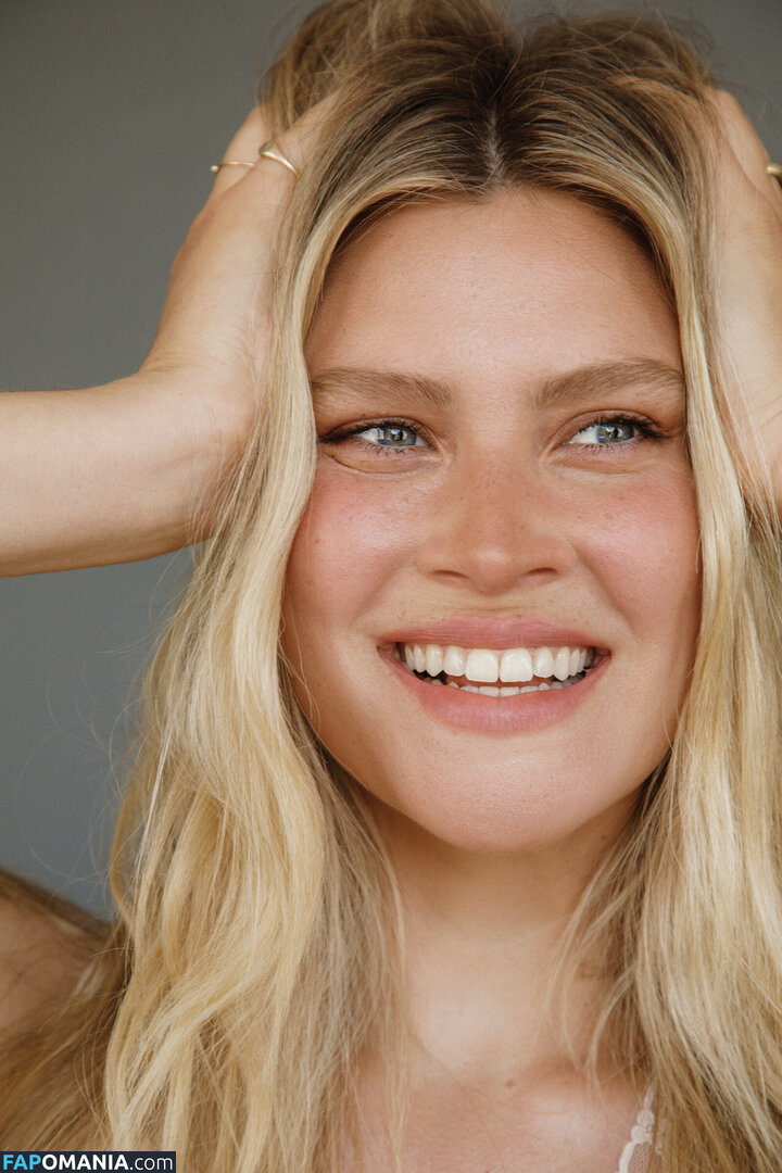 Elle Wagner / elle_wagner_ / ellewagner / https: Nud OnlyFans  Fotografie scursă #3