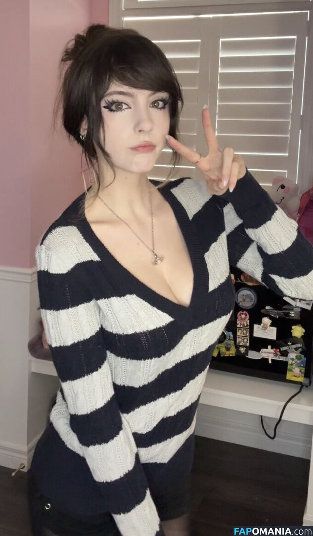 __emiki / em098 / emik28 / emiki / emiki28 / ilovekitties.28 Nud OnlyFans  Fotografie scursă #3