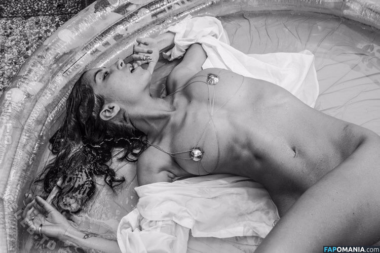 Emilie Payet / emilie_payet_artist / emiliepayet / emiliepayetmannequin Nud OnlyFans  Fotografie scursă #44