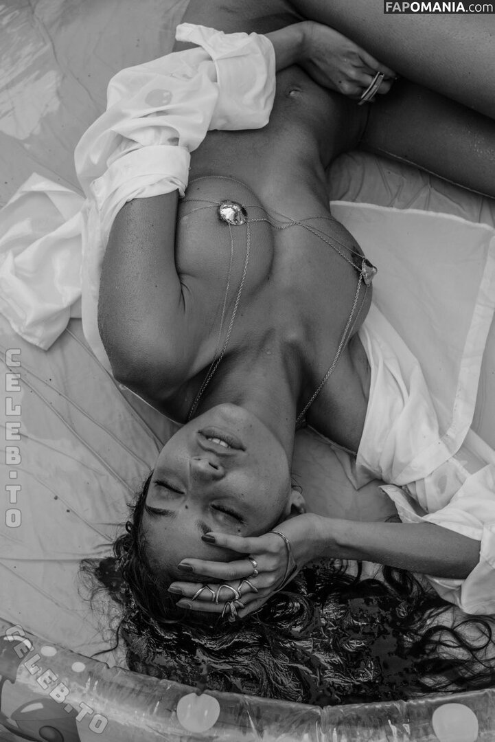 Emilie Payet / emilie_payet_artist / emiliepayet / emiliepayetmannequin Nud OnlyFans  Fotografie scursă #55
