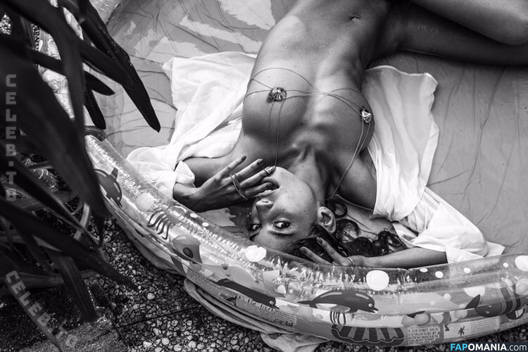 Emilie Payet / emilie_payet_artist / emiliepayet / emiliepayetmannequin Nud OnlyFans  Fotografie scursă #58
