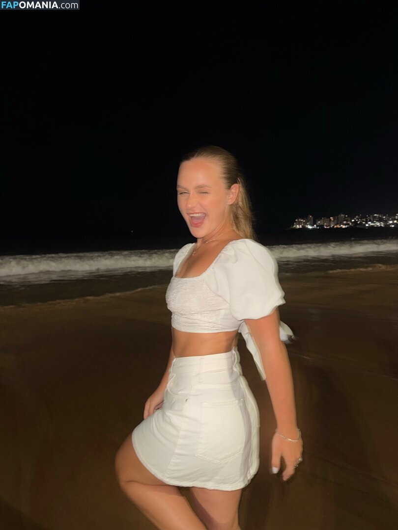 Emilly Schellmann / _emillyschellmann Nud OnlyFans  Fotografie scursă #9