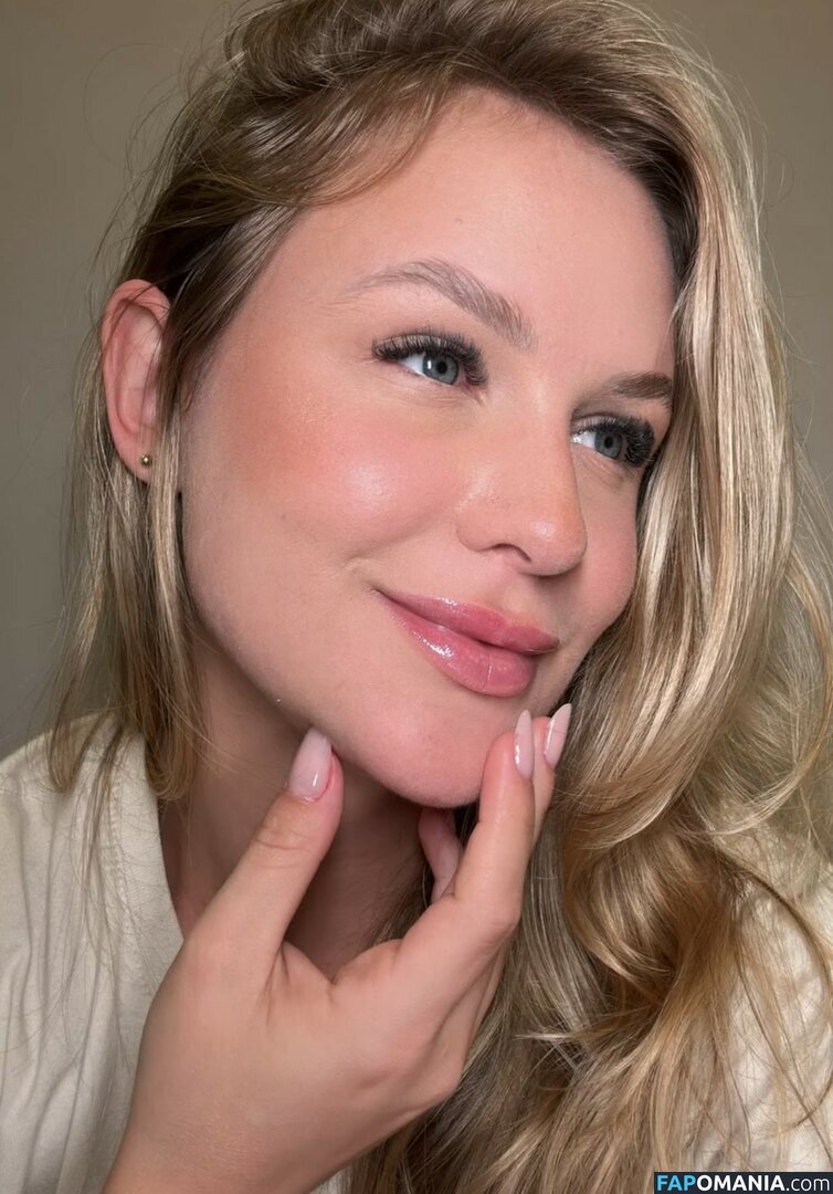 Emilly Schellmann / _emillyschellmann Nud OnlyFans  Fotografie scursă #37