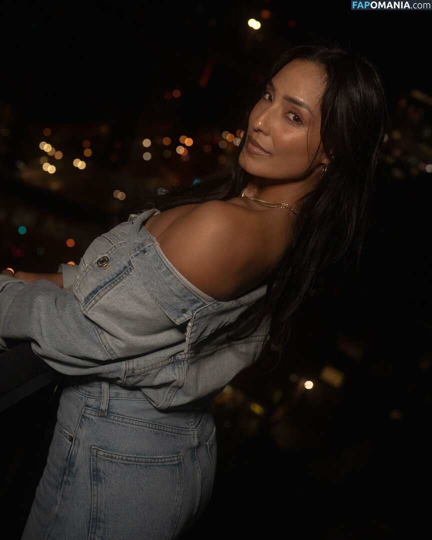 Emily Alabi / emilyalabi / https: Nud OnlyFans  Fotografie scursă #15