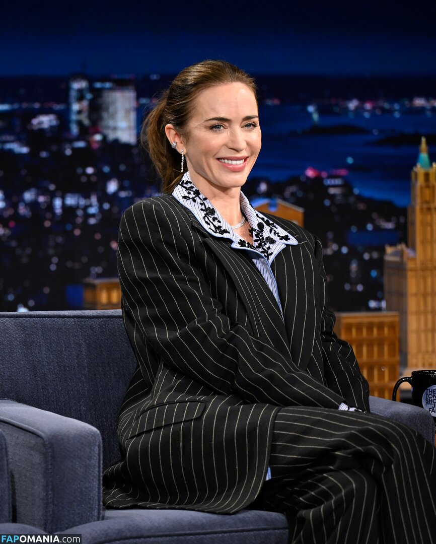 Emily Blunt / _emily_blunt_ / twogirlsoneblunt Nud OnlyFans  Fotografie scursă #469