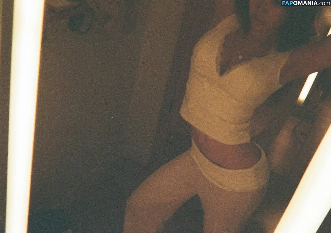 Emily Hung / dcyyy___ Nud OnlyFans  Fotografie scursă #8