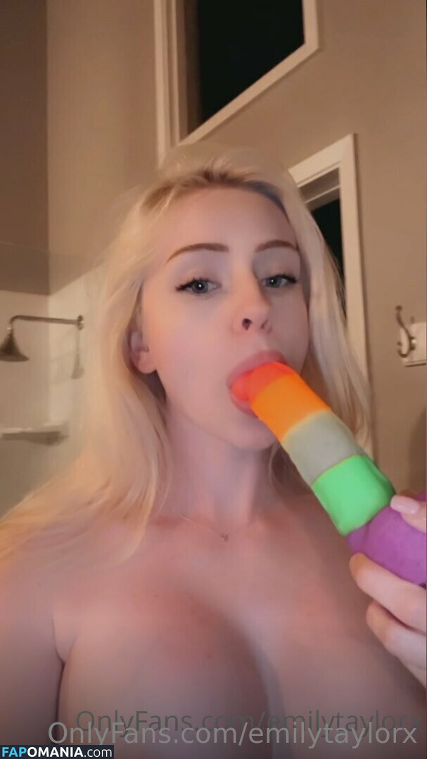 emilytaylorx Nud OnlyFans  Fotografie scursă #10
